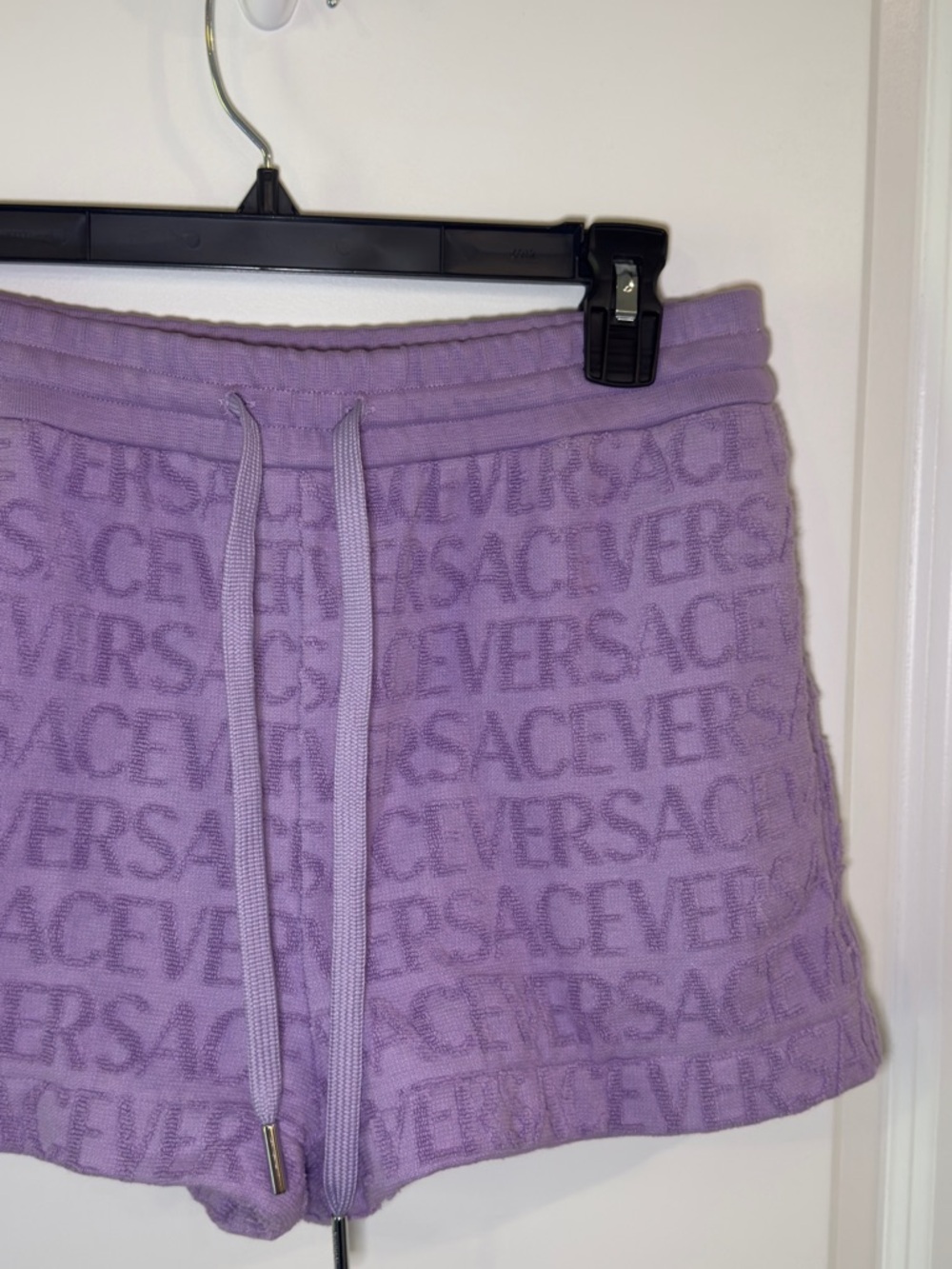 Versace Logo Jacquard Towel Logo Stitched Shorts in Lilac - Picture 5 of 14